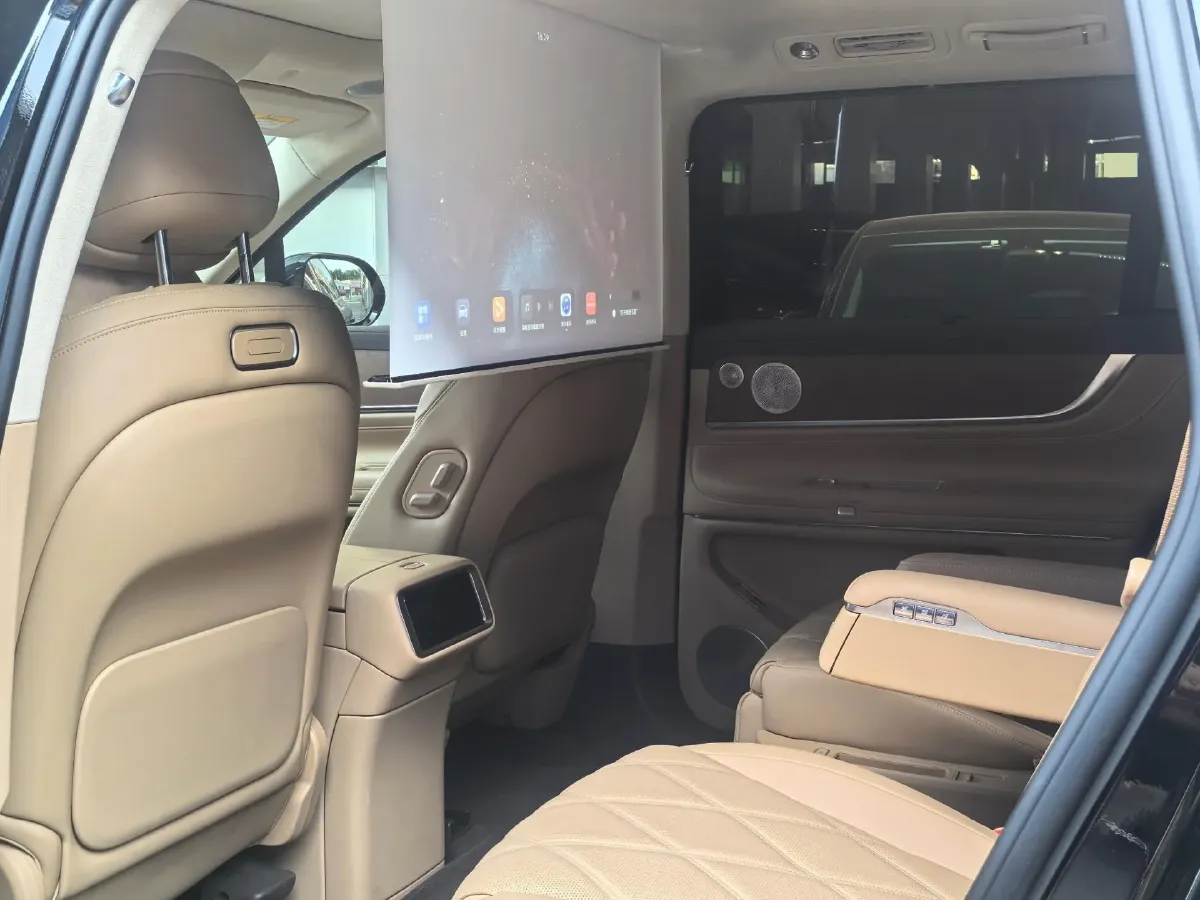 2025 AITO AITO M9 REEV 160HP REEV 52KWH,autocango,china used car exporter,china ev exporter,chinese used car exporter,chinese used ev exporter