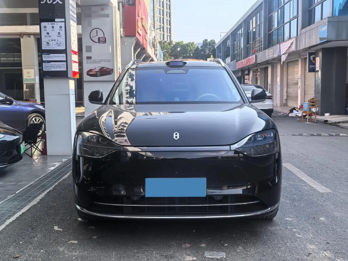 2025 AITO AITO M9 REEV 160HP REEV 52KWH,autocango,china used car exporter,china ev exporter,chinese used car exporter,chinese used ev exporter