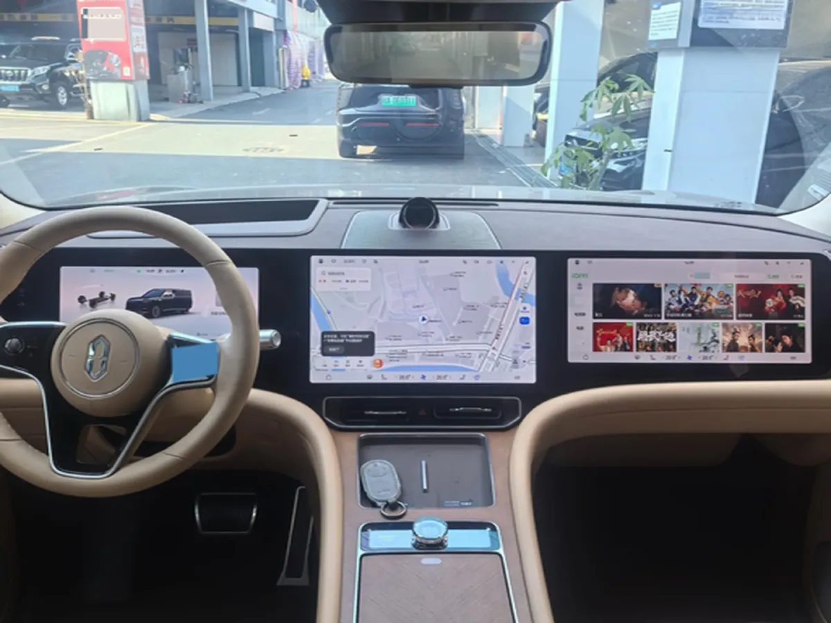 2025 AITO AITO M9 REEV 160HP REEV 52KWH,autocango,china used car exporter,china ev exporter,chinese used car exporter,chinese used ev exporter