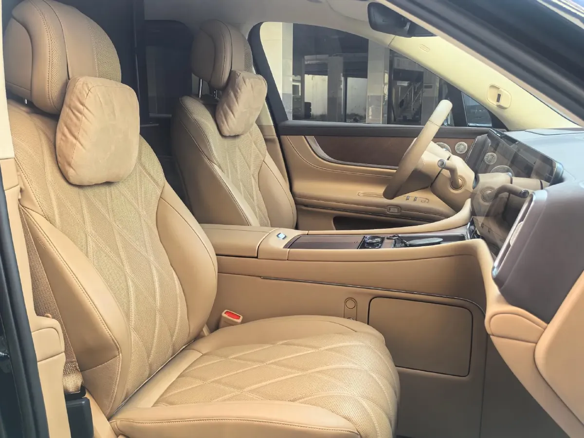 2025 AITO AITO M9 REEV 160HP REEV 52KWH,autocango,china used car exporter,china ev exporter,chinese used car exporter,chinese used ev exporter