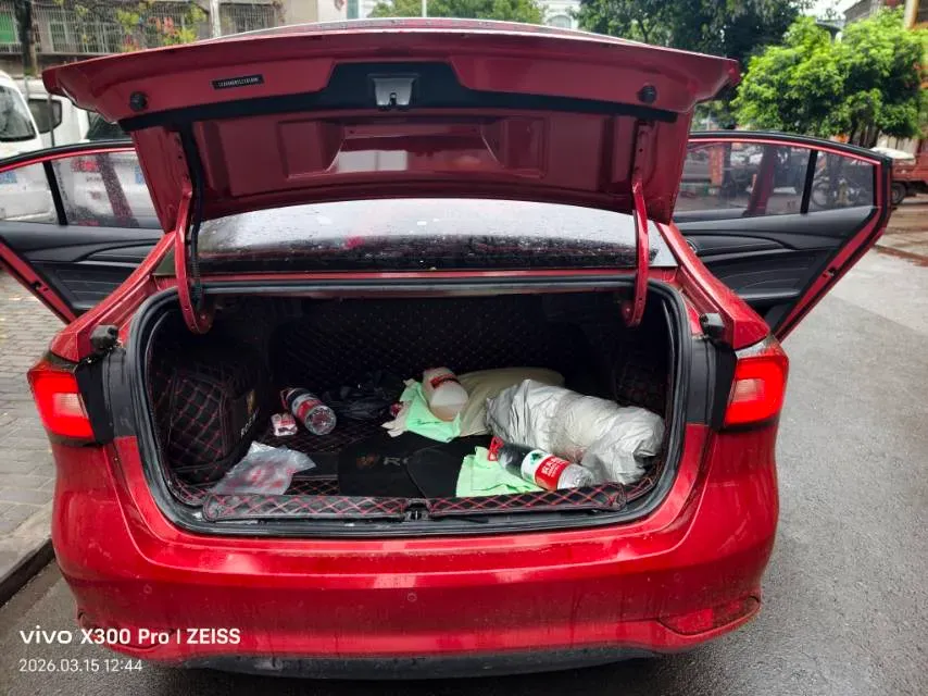 2019 Roewe i5 1.5L 120HP L4 CVT,autocango,china used car exporter,china ev exporter,chinese used car exporter,chinese used ev exporter