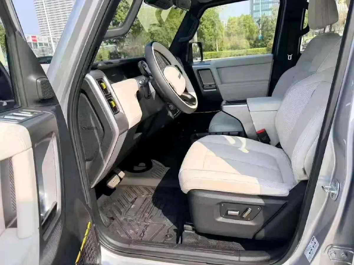 2025 Yufeng Auto Golden Warehouse BEV,autocango,china used car exporter,china ev exporter,chinese used car exporter,chinese used ev exporter