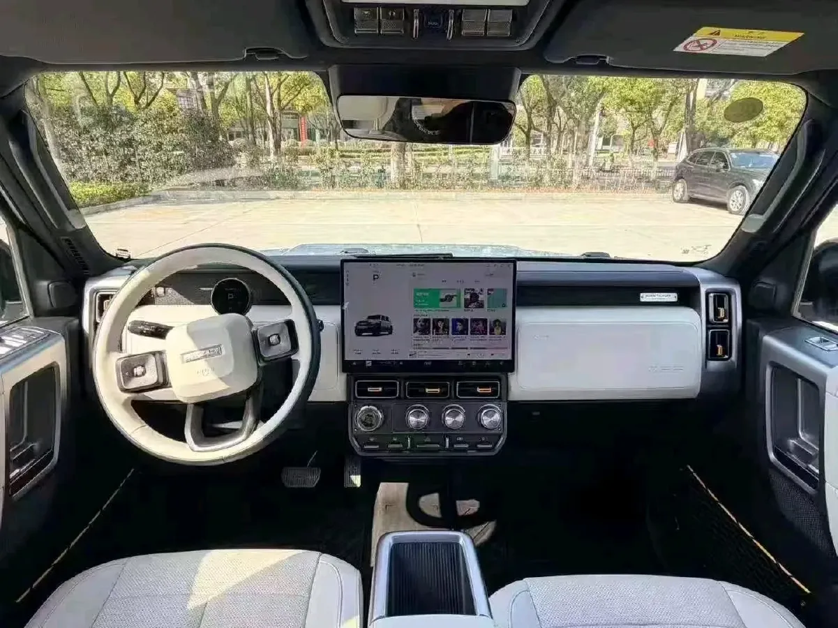 2025 Yufeng Auto Golden Warehouse BEV,autocango,china used car exporter,china ev exporter,chinese used car exporter,chinese used ev exporter