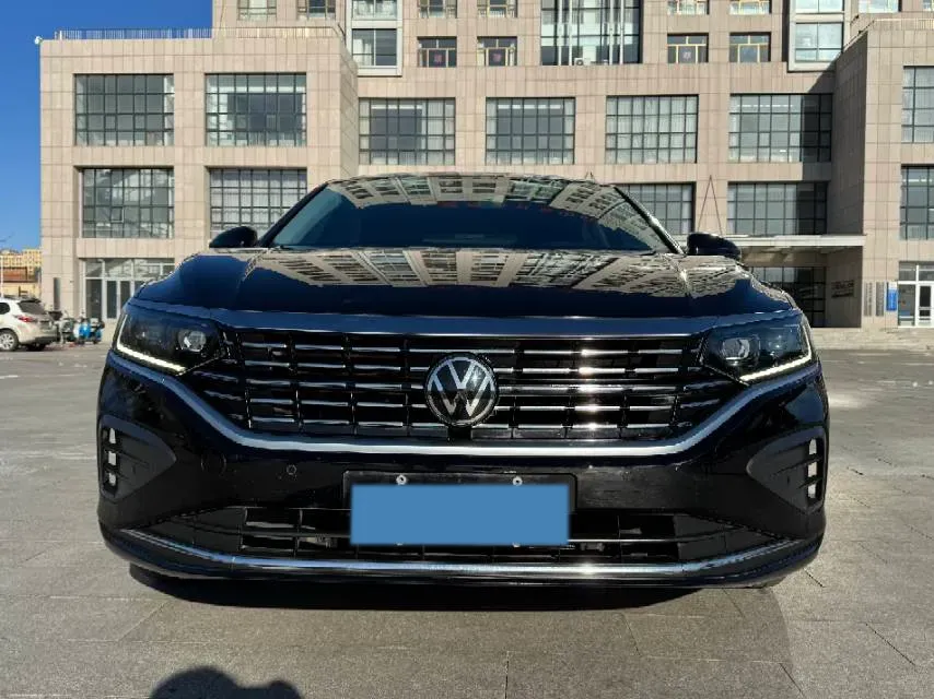 2024 Volkswagen Passat 2.0T 220HP L4 7DCT,autocango,china used car exporter,china ev exporter,chinese used car exporter,chinese used ev exporter