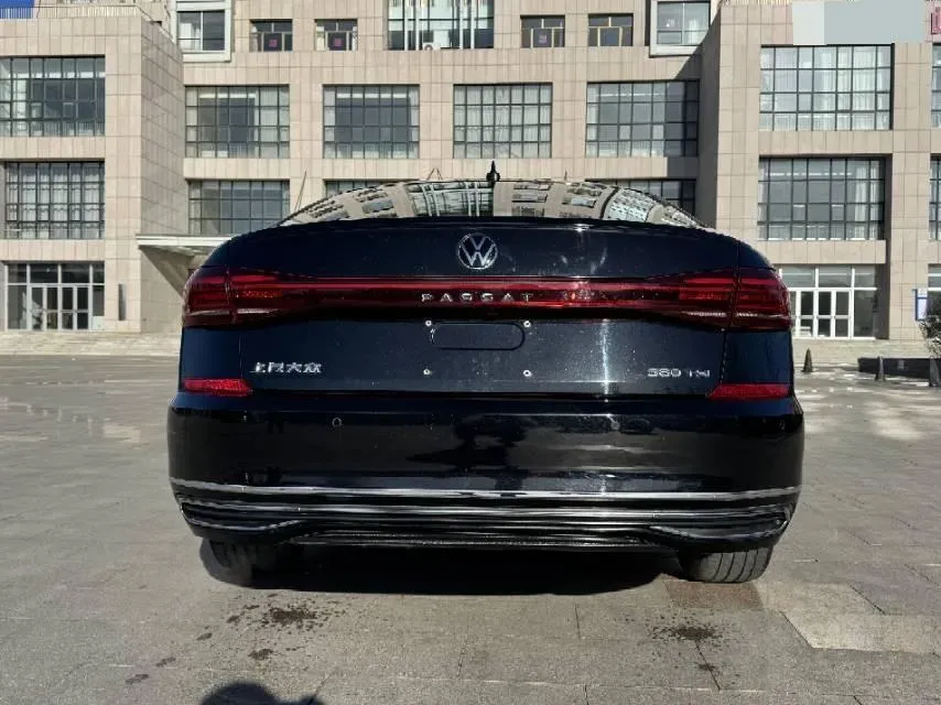 2024 Volkswagen Passat 2.0T 220HP L4 7DCT,autocango,china used car exporter,china ev exporter,chinese used car exporter,chinese used ev exporter