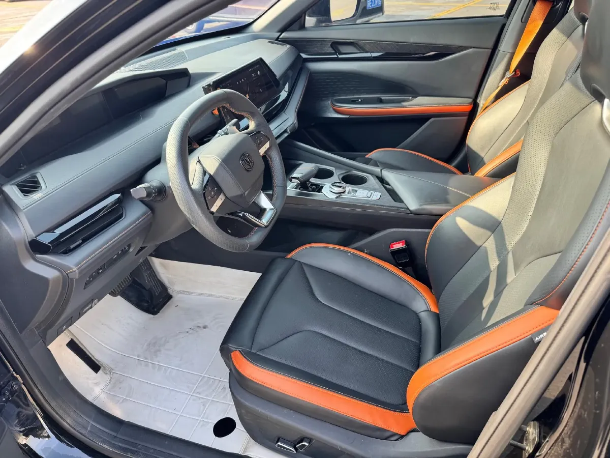 2023 ChangAn UNI-V 1.5T 188HP L4 7DCT,autocango,china used car exporter,china ev exporter,chinese used car exporter,chinese used ev exporter