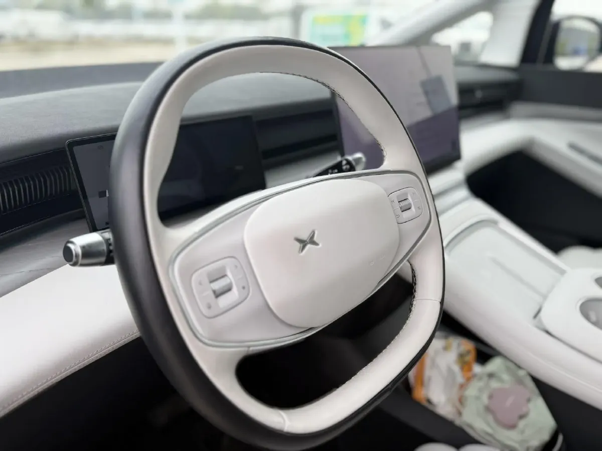 2024 Xpeng X9 BEV 84.5KWH,autocango,china used car exporter,china ev exporter,chinese used car exporter,chinese used ev exporter