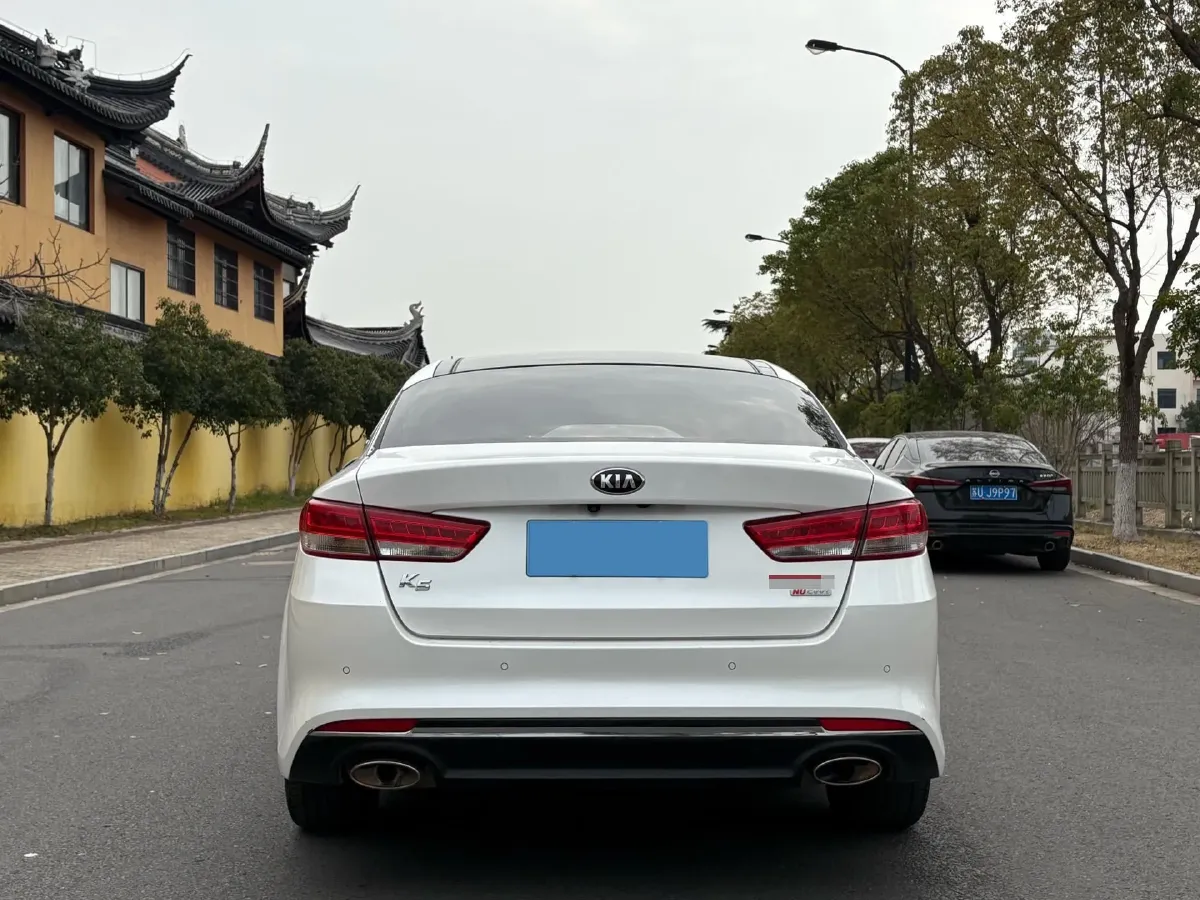 2017 Kia K5 2.0L 161HP L4 6AT,autocango,china used car exporter,china ev exporter,chinese used car exporter,chinese used ev exporter