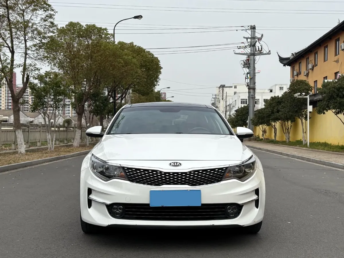 2017 Kia K5 2.0L 161HP L4 6AT,autocango,china used car exporter,china ev exporter,chinese used car exporter,chinese used ev exporter