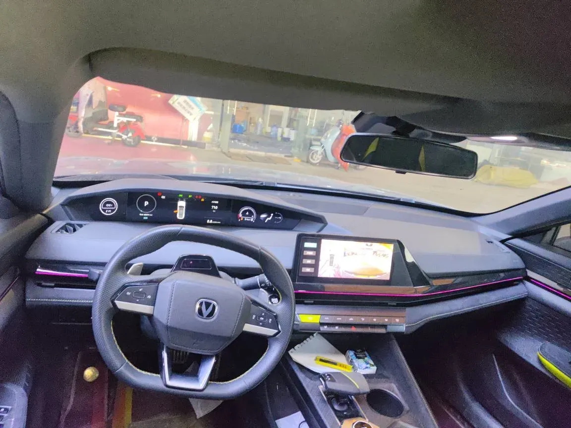 2022 ChangAn UNI-V 1.5T 188HP L4 7DCT,autocango,china used car exporter,china ev exporter,chinese used car exporter,chinese used ev exporter