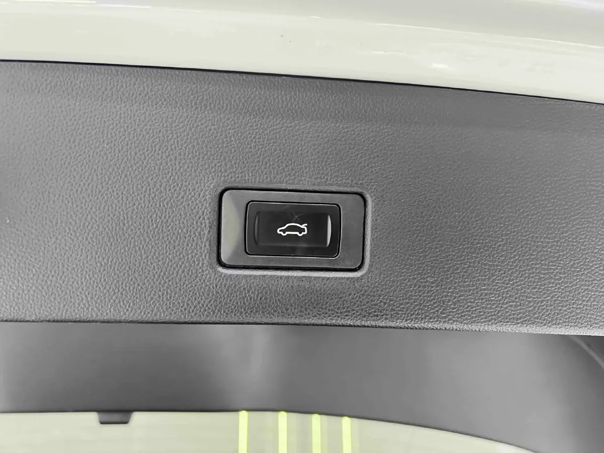 2022 Volkswagen T-Roc 1.4T 150HP L4 7DCT,autocango,china used car exporter,china ev exporter,chinese used car exporter,chinese used ev exporter