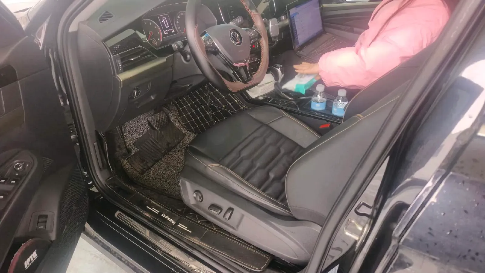 2020 Volkswagen Passat 2.0T 186HP L4 7DCT,autocango,china used car exporter,china ev exporter,chinese used car exporter,chinese used ev exporter