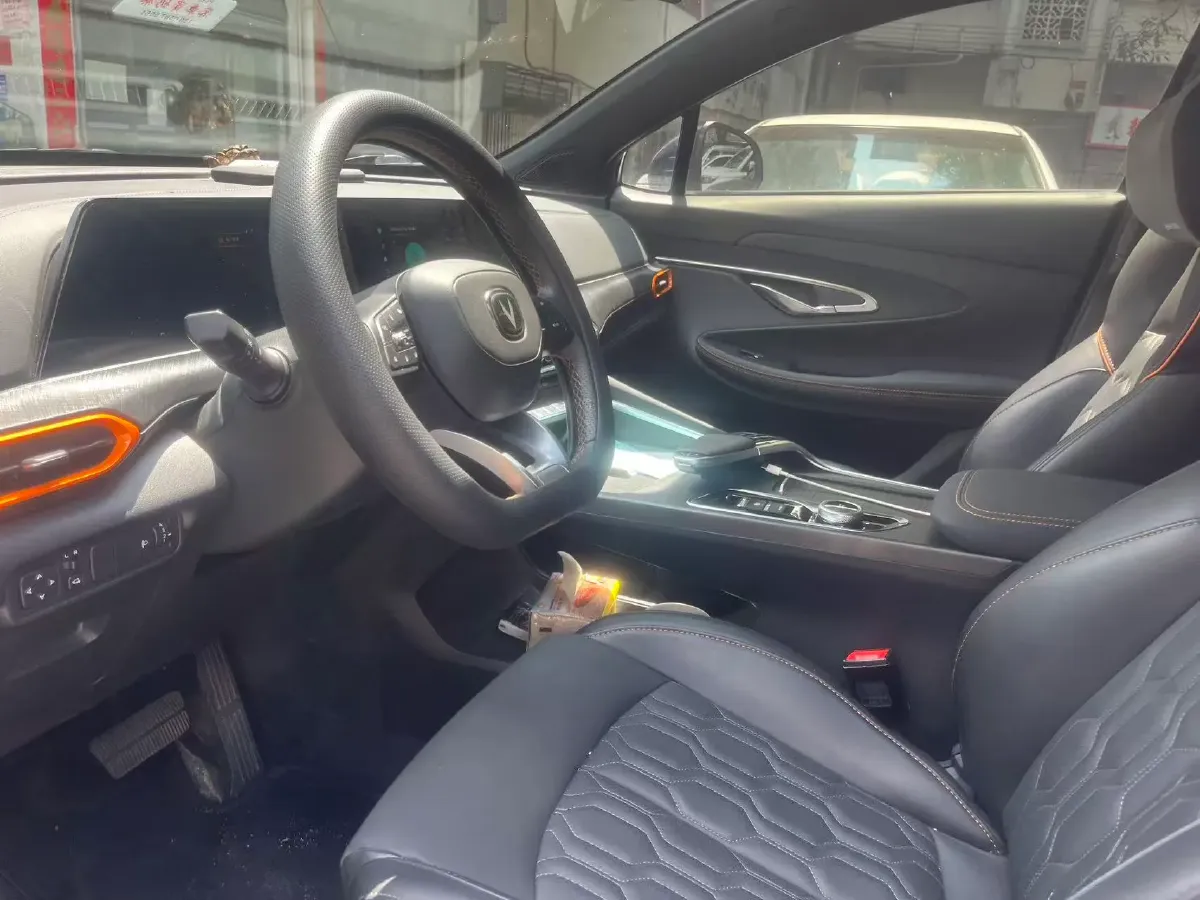 2022 ChangAn UNI-T 1.5T 188HP L4 7DCT,autocango,china used car exporter,china ev exporter,chinese used car exporter,chinese used ev exporter