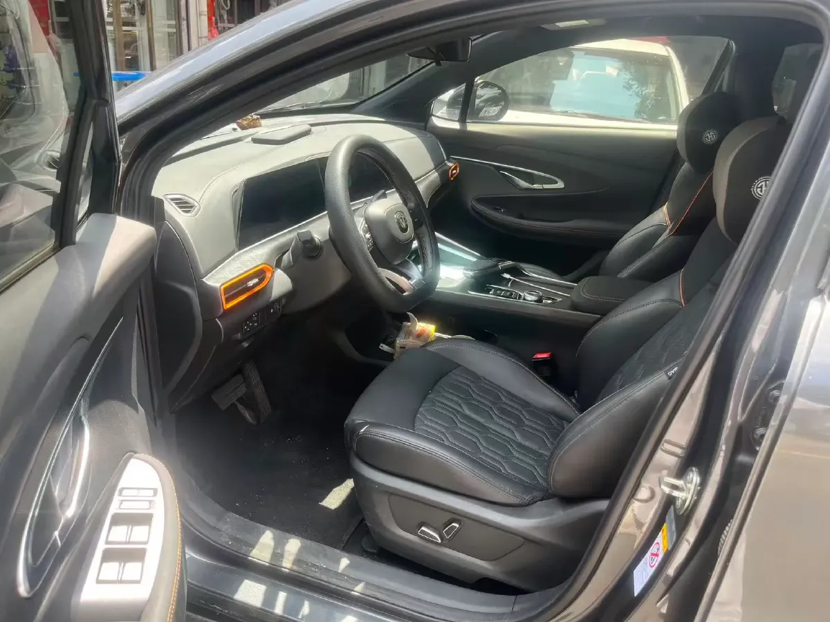 2022 ChangAn UNI-T 1.5T 188HP L4 7DCT,autocango,china used car exporter,china ev exporter,chinese used car exporter,chinese used ev exporter