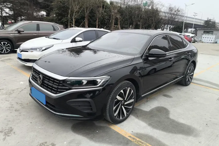 2024 Volkswagen Passat 2.0T 220HP L4 7DCT,autocango,china used car exporter,china ev exporter,chinese used car exporter,chinese used ev exporter
