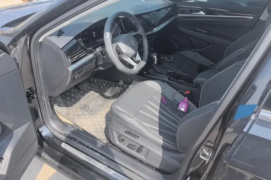 2024 Volkswagen Passat 2.0T 220HP L4 7DCT,autocango,china used car exporter,china ev exporter,chinese used car exporter,chinese used ev exporter