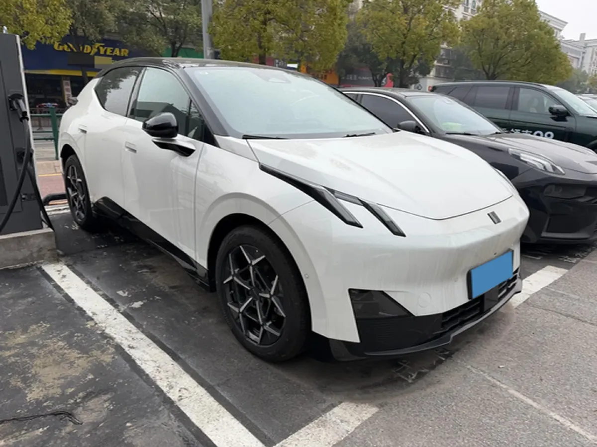 2025 Dongfeng Z9 2.0T 258HP L4 8AT,autocango,china used car exporter,china ev exporter,chinese used car exporter,chinese used ev exporter