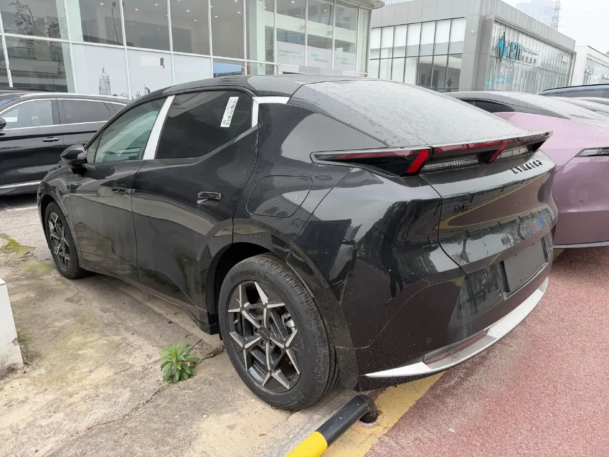 2025 Dongfeng Z9 2.0T 258HP L4 8AT,autocango,china used car exporter,china ev exporter,chinese used car exporter,chinese used ev exporter