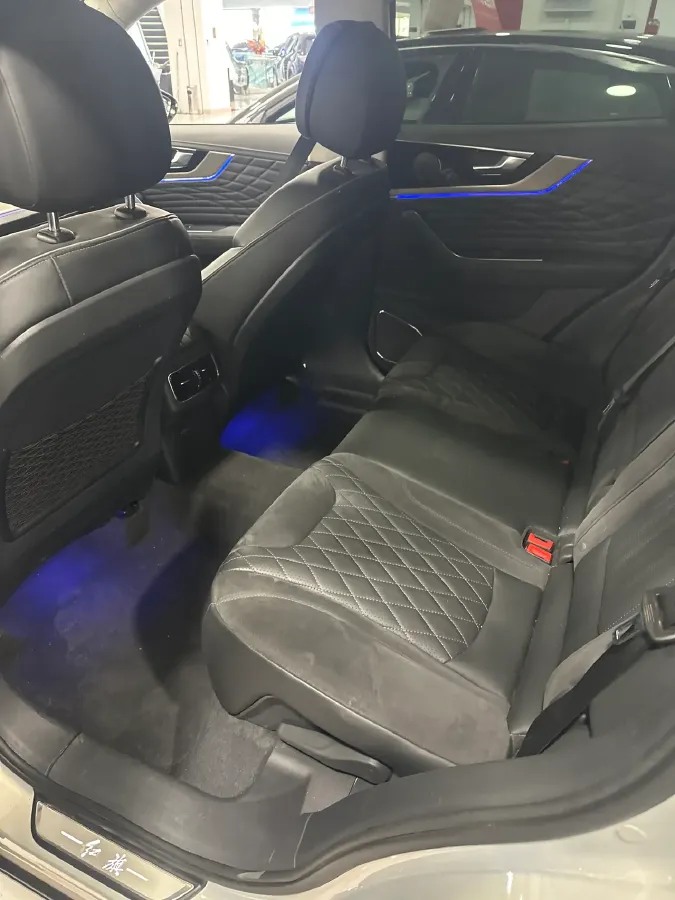 2022 HongQi HS5 2.0T 224HP L4 6AT,autocango,china used car exporter,china ev exporter,chinese used car exporter,chinese used ev exporter