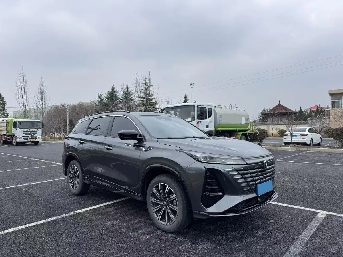 2024 ChangAn CS75 Plus 1.5T 188HP L4 8AT,autocango,china used car exporter,china ev exporter,chinese used car exporter,chinese used ev exporter