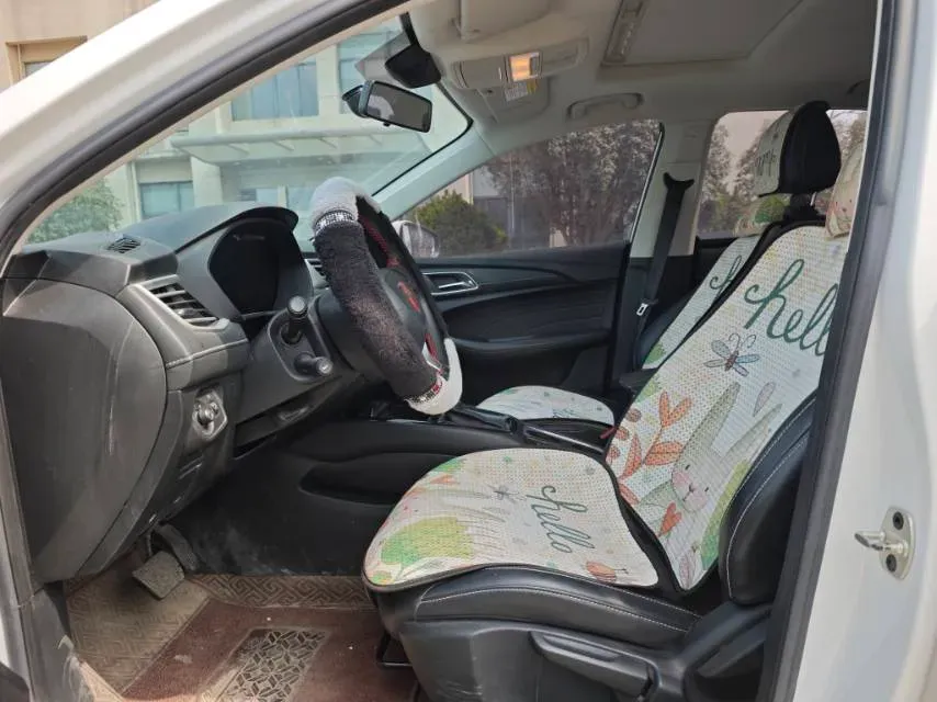 2020 Roewe i5 1.5L 120HP L4 CVT,autocango,china used car exporter,china ev exporter,chinese used car exporter,chinese used ev exporter