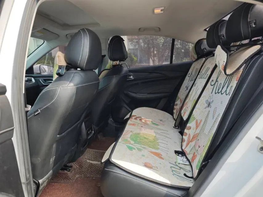 2020 Roewe i5 1.5L 120HP L4 CVT,autocango,china used car exporter,china ev exporter,chinese used car exporter,chinese used ev exporter