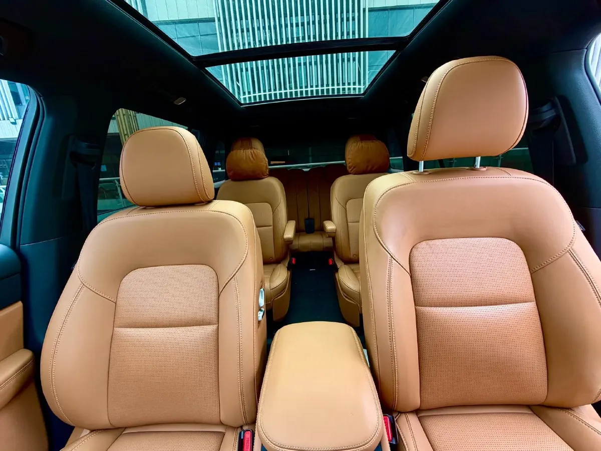 2021 Li ONE Range Extended 131HP REEV 40.5KWH,autocango,china used car exporter,china ev exporter,chinese used car exporter,chinese used ev exporter