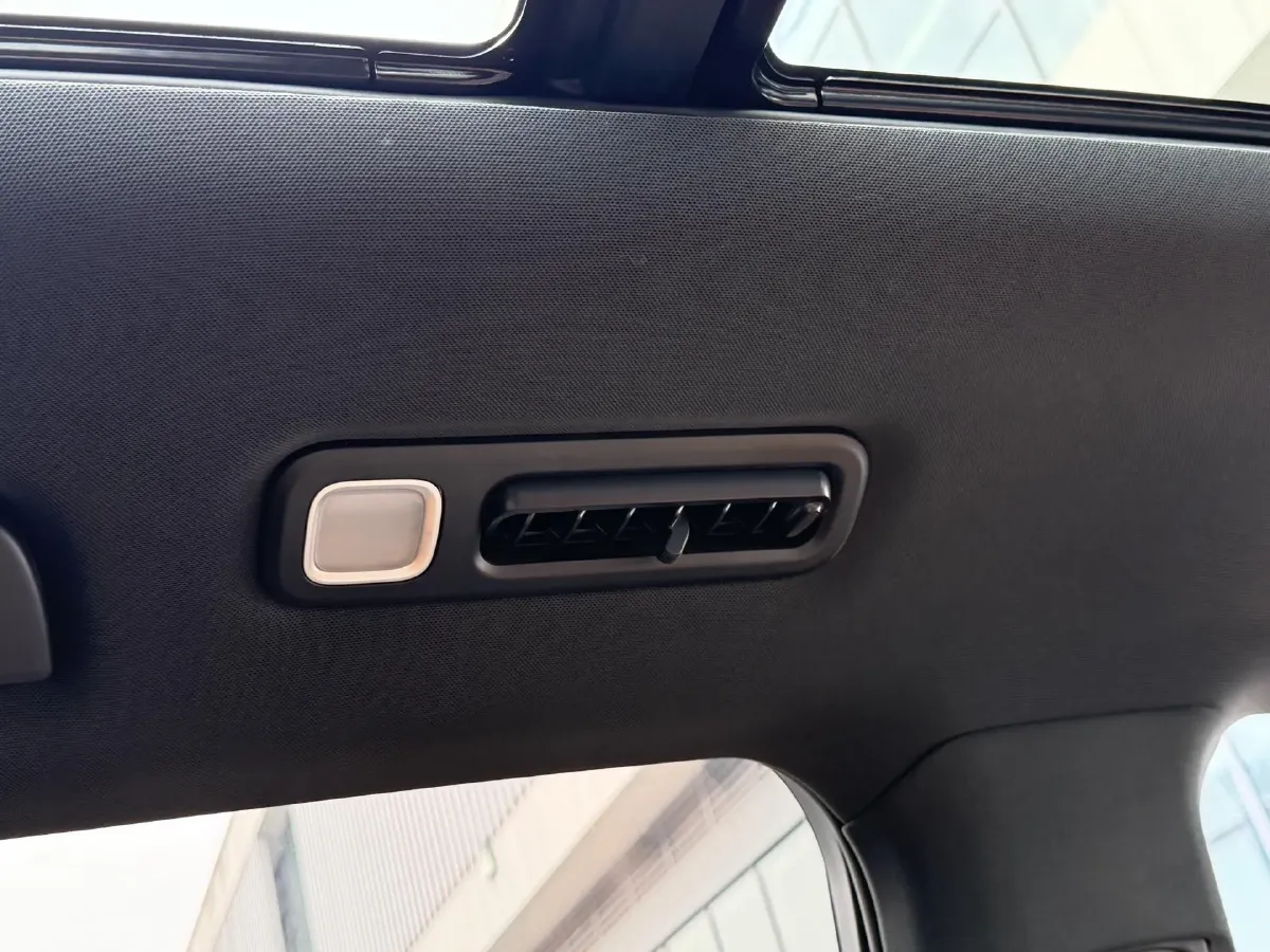 2021 Li ONE Range Extended 131HP REEV 40.5KWH,autocango,china used car exporter,china ev exporter,chinese used car exporter,chinese used ev exporter