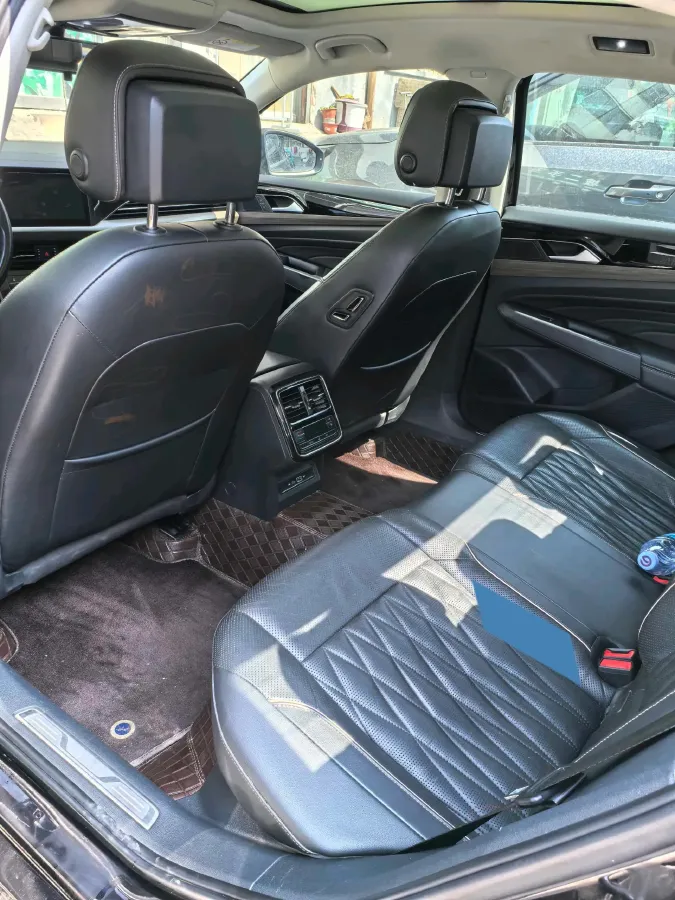 2021 Volkswagen Passat 2.0T 186HP L4 7DCT,autocango,china used car exporter,china ev exporter,chinese used car exporter,chinese used ev exporter