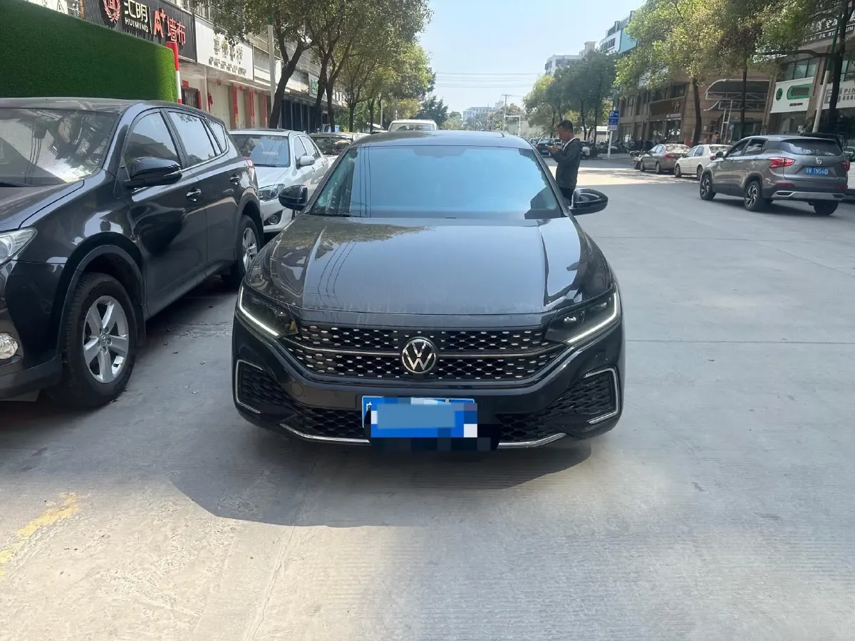 2023 Volkswagen Passat 2.0T 186HP L4 7DCT,autocango,china used car exporter,china ev exporter,chinese used car exporter,chinese used ev exporter