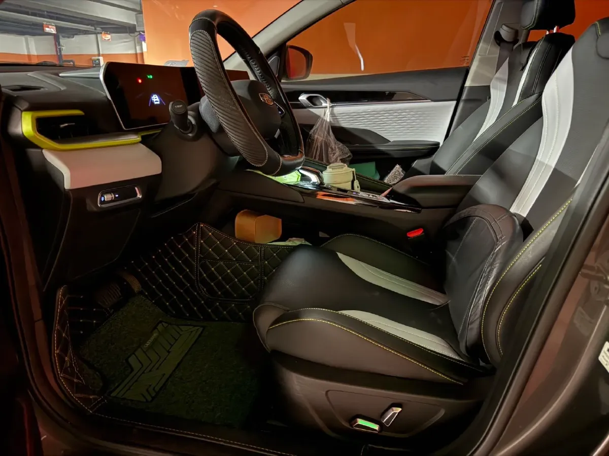 2023 Geely Coolray 1.5T 181HP L4 7DCT,autocango,china used car exporter,china ev exporter,chinese used car exporter,chinese used ev exporter