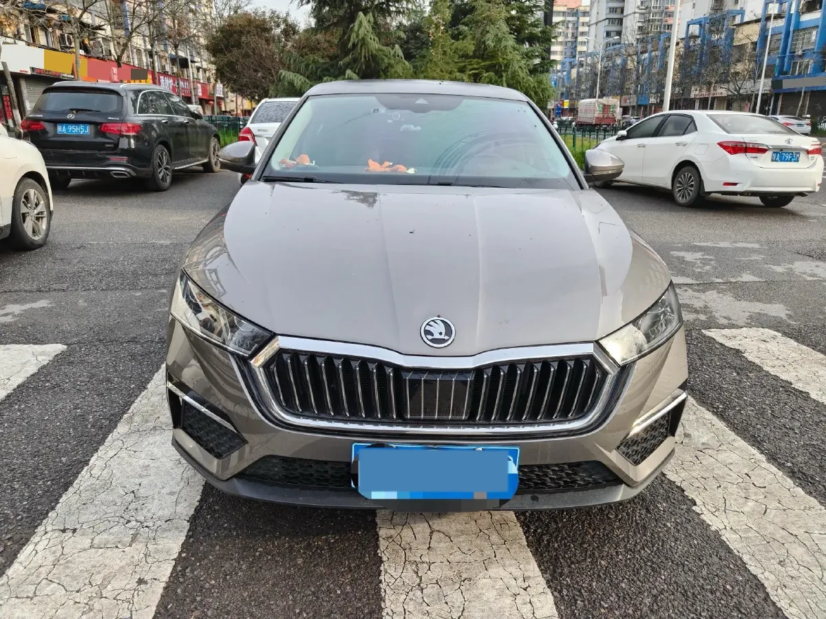 2022 Skoda Octavia 1.4T 150HP L4 7DCT,autocango,china used car exporter,china ev exporter,chinese used car exporter,chinese used ev exporter
