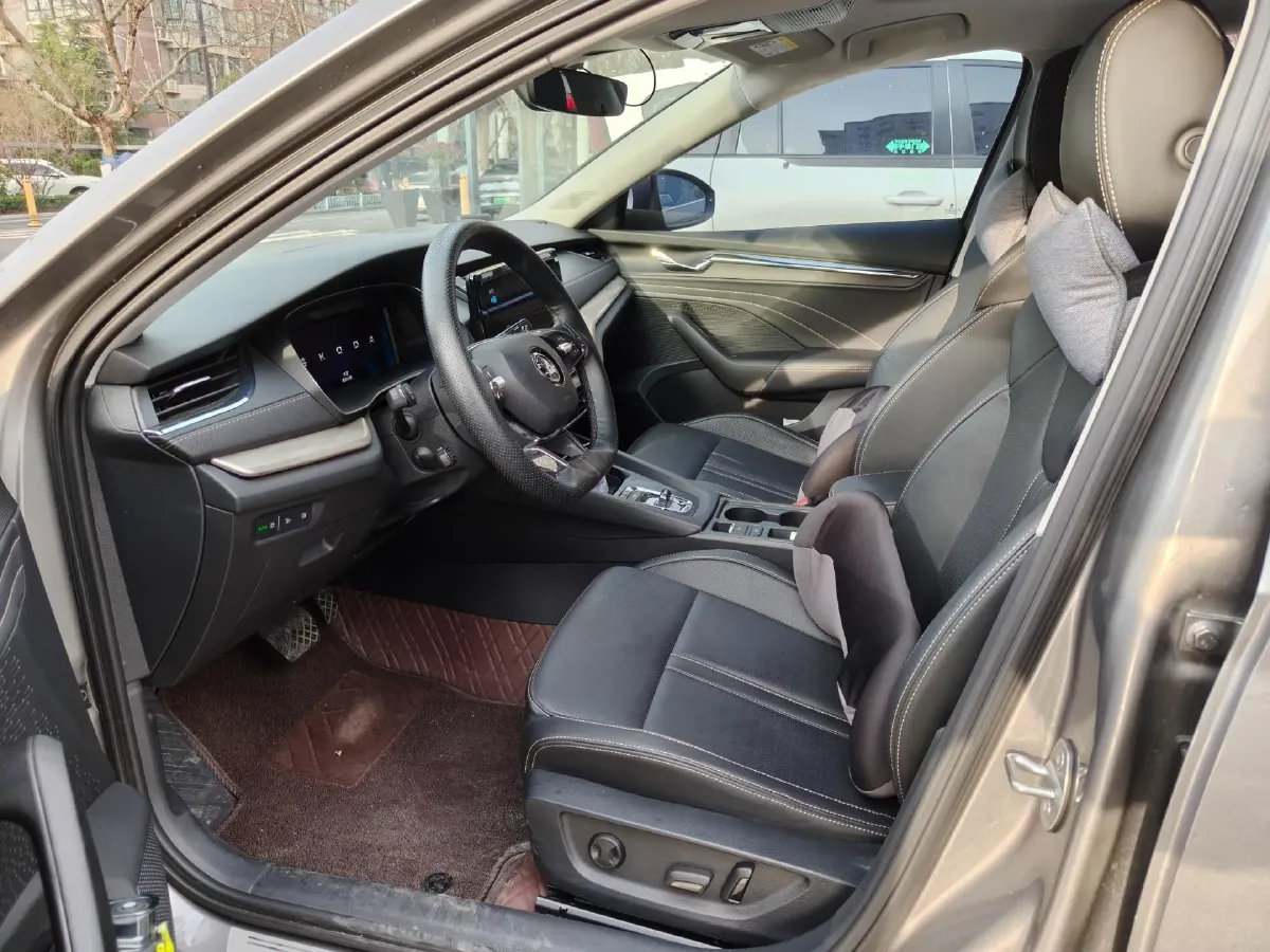 2022 Skoda Octavia 1.4T 150HP L4 7DCT,autocango,china used car exporter,china ev exporter,chinese used car exporter,chinese used ev exporter