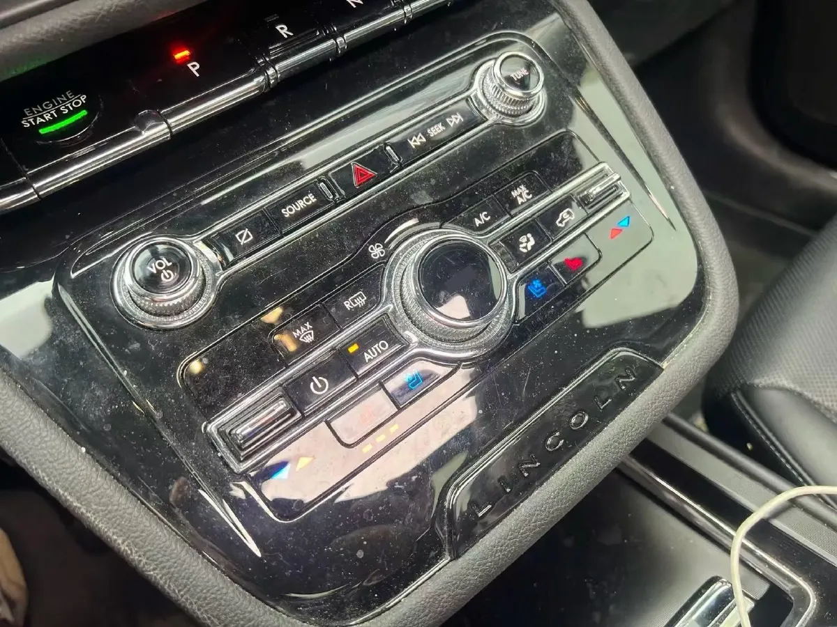 2022 Lincoln Corsair 2.0T 245HP L4 8AT,autocango,china used car exporter,china ev exporter,chinese used car exporter,chinese used ev exporter