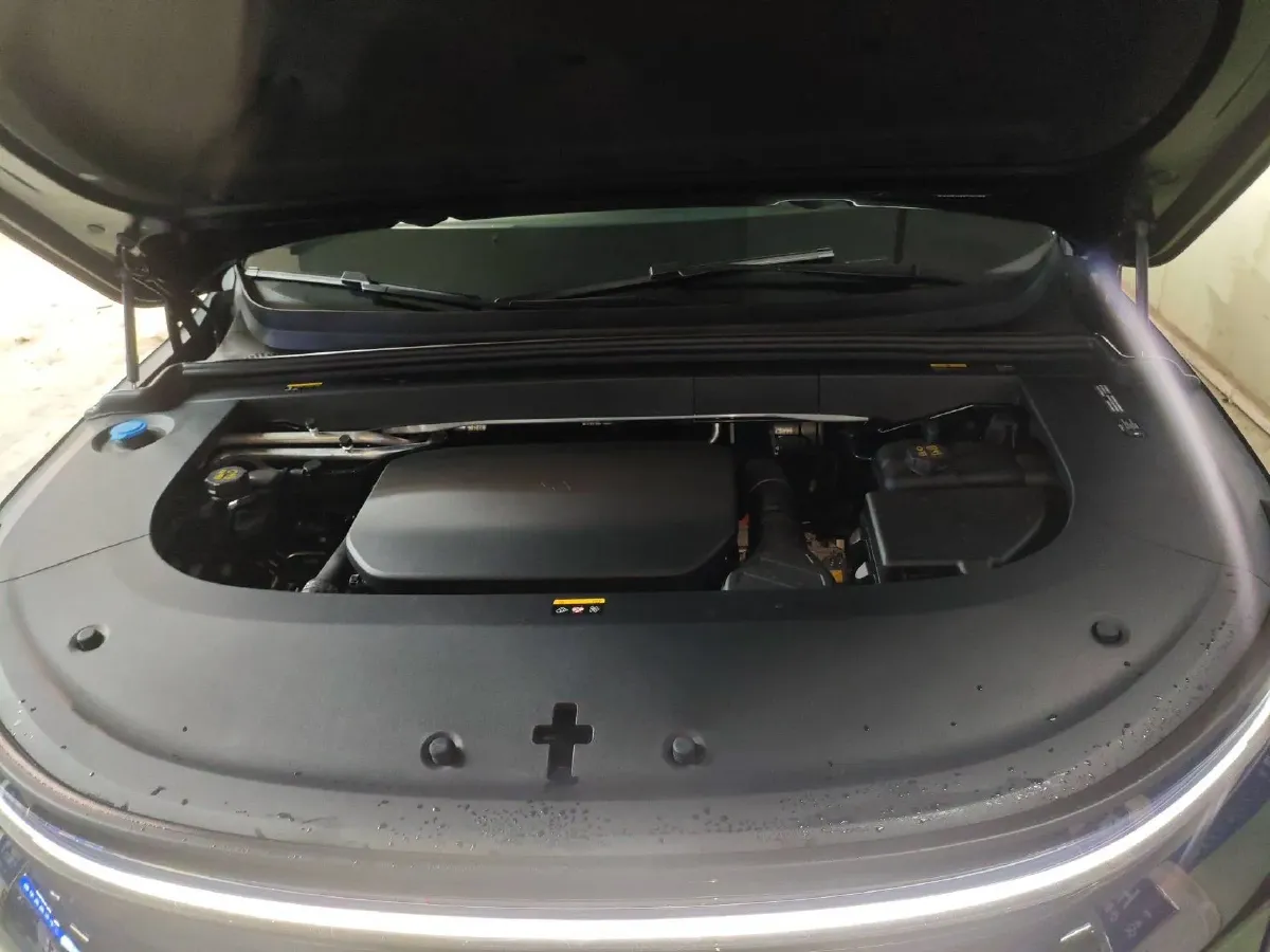 2025 Li L6 Range Extended 154HP L4 REEV,autocango,china used car exporter,china ev exporter,chinese used car exporter,chinese used ev exporter