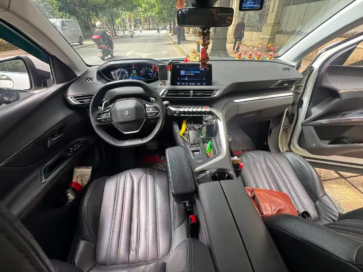 2017 Peugeot 5008 1.8T 204HP L4 6AT,autocango,china used car exporter,china ev exporter,chinese used car exporter,chinese used ev exporter