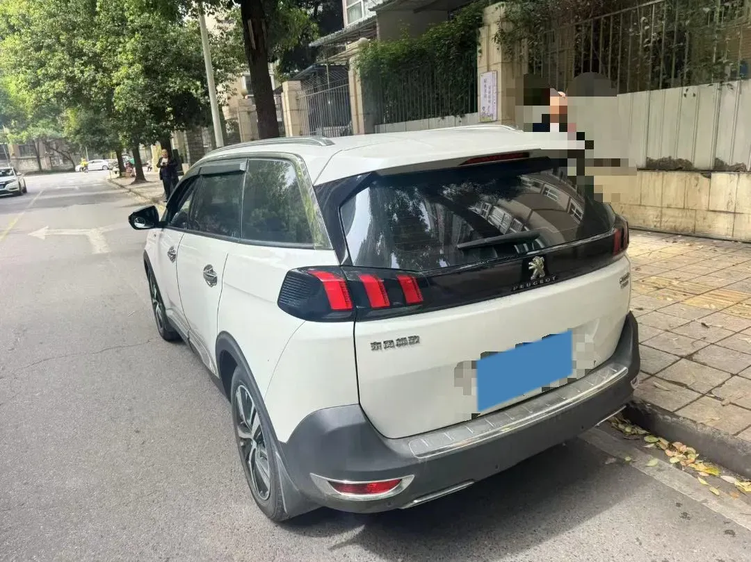 2017 Peugeot 5008 1.8T 204HP L4 6AT,autocango,china used car exporter,china ev exporter,chinese used car exporter,chinese used ev exporter