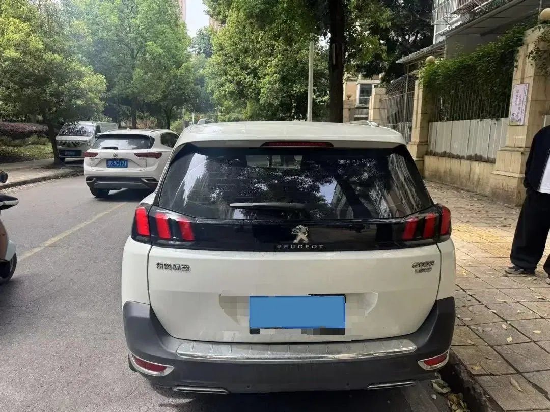 2017 Peugeot 5008 1.8T 204HP L4 6AT,autocango,china used car exporter,china ev exporter,chinese used car exporter,chinese used ev exporter