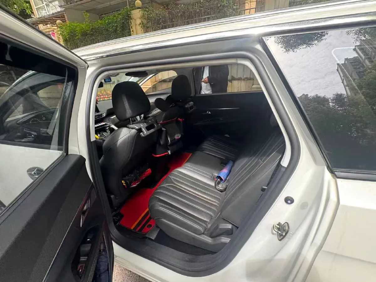 2017 Peugeot 5008 1.8T 204HP L4 6AT,autocango,china used car exporter,china ev exporter,chinese used car exporter,chinese used ev exporter