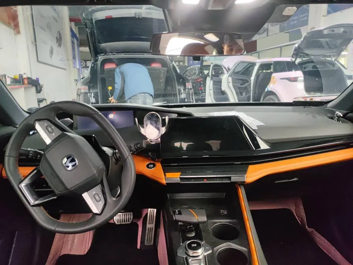 2023 ChangAn UNI-V 1.5T 188HP L4 7DCT,autocango,china used car exporter,china ev exporter,chinese used car exporter,chinese used ev exporter