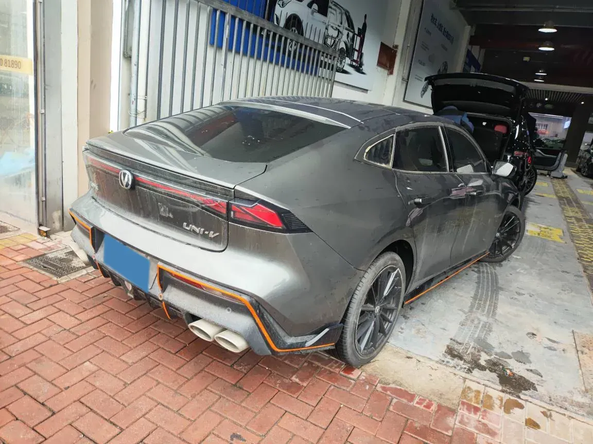 2023 ChangAn UNI-V 1.5T 188HP L4 7DCT,autocango,china used car exporter,china ev exporter,chinese used car exporter,chinese used ev exporter