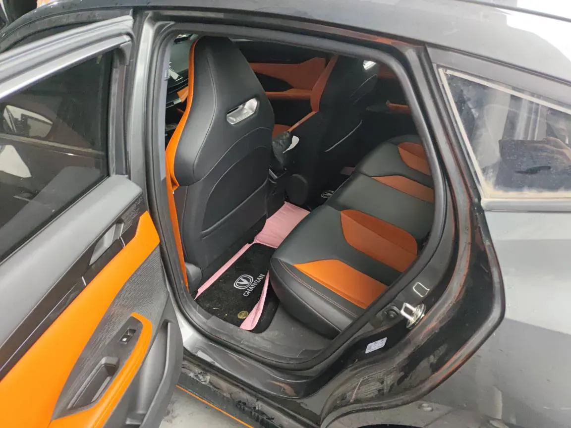 2023 ChangAn UNI-V 1.5T 188HP L4 7DCT,autocango,china used car exporter,china ev exporter,chinese used car exporter,chinese used ev exporter