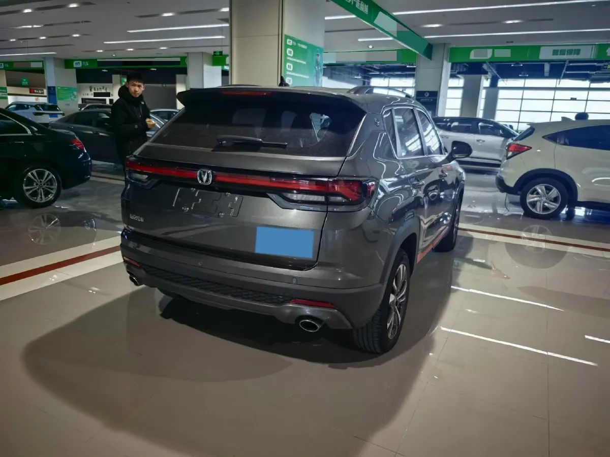 2021 ChangAn CS35 Plus 1.4T 160HP L4 7DCT,autocango,china used car exporter,china ev exporter,chinese used car exporter,chinese used ev exporter