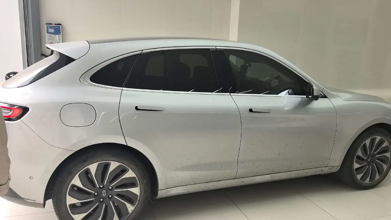 2022 AITO AITO M5 Range Extended 125HP REEV 40KWH,autocango,china used car exporter,china ev exporter,chinese used car exporter,chinese used ev exporter