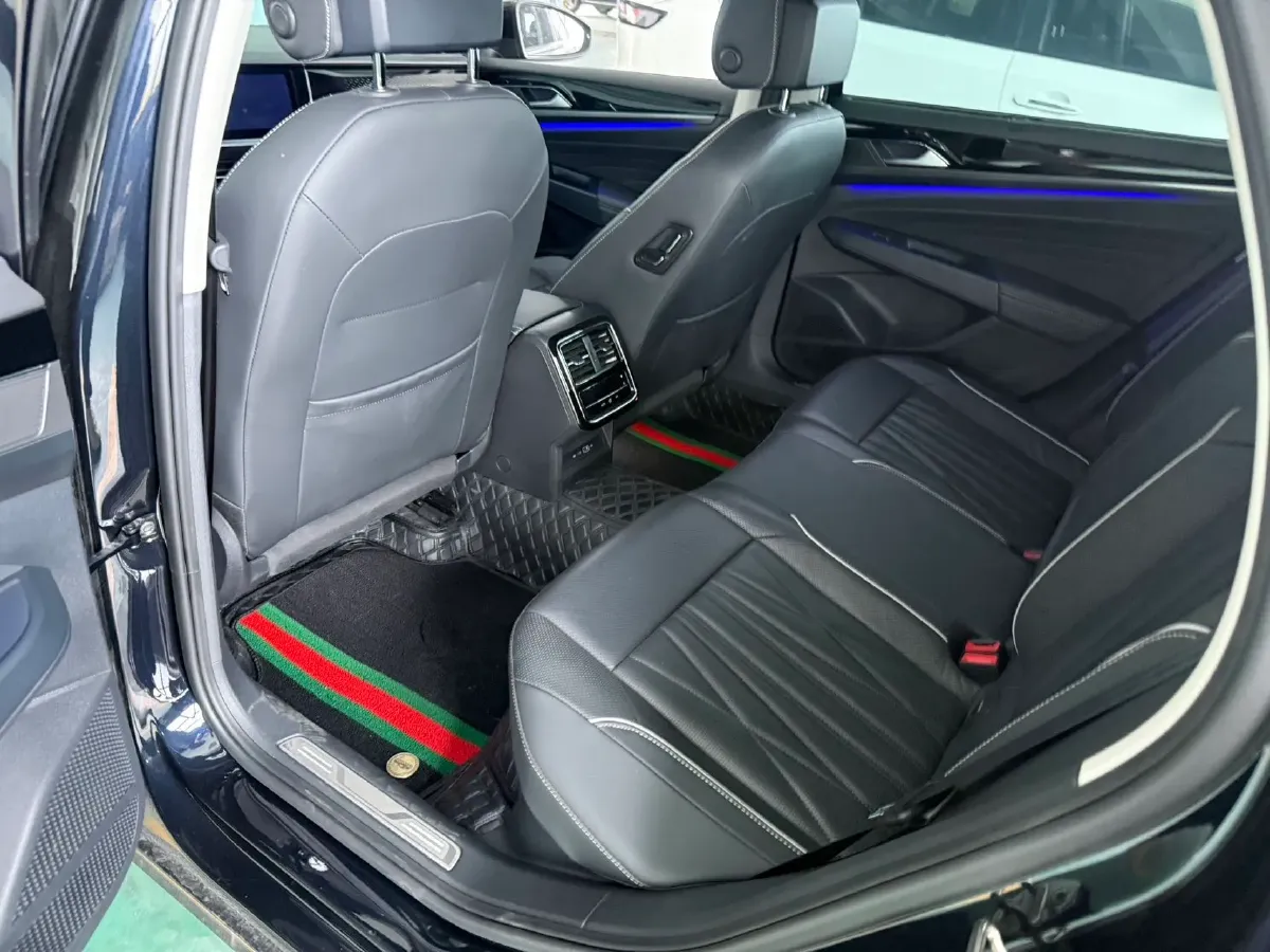 2023 Volkswagen Passat 2.0T 186HP L4 7DCT,autocango,china used car exporter,china ev exporter,chinese used car exporter,chinese used ev exporter