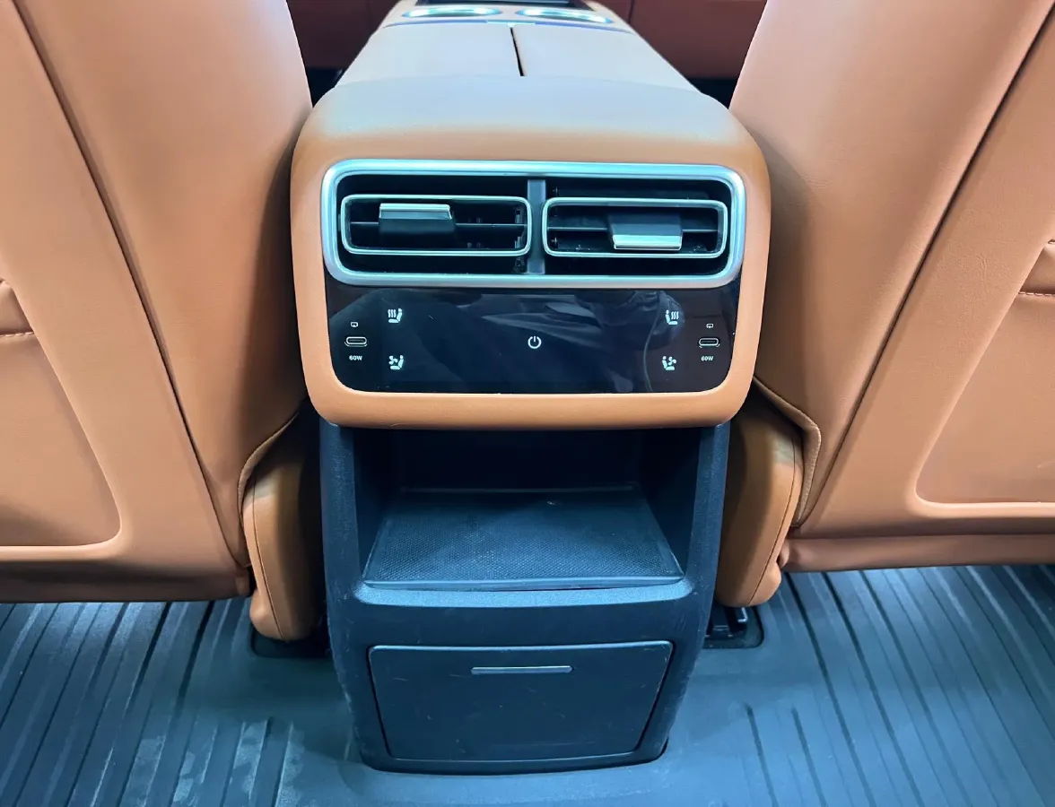 2024 Li L6 Range Extended 154HP L4 REEV 36.8KWH,autocango,china used car exporter,china ev exporter,chinese used car exporter,chinese used ev exporter