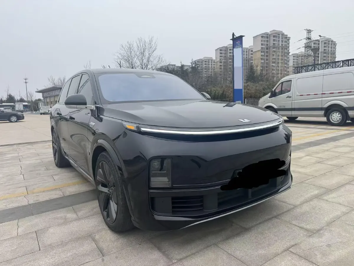 2024 Volvo S60 2.0T 197HP L4 7DCT,autocango,china used car exporter,china ev exporter,chinese used car exporter,chinese used ev exporter