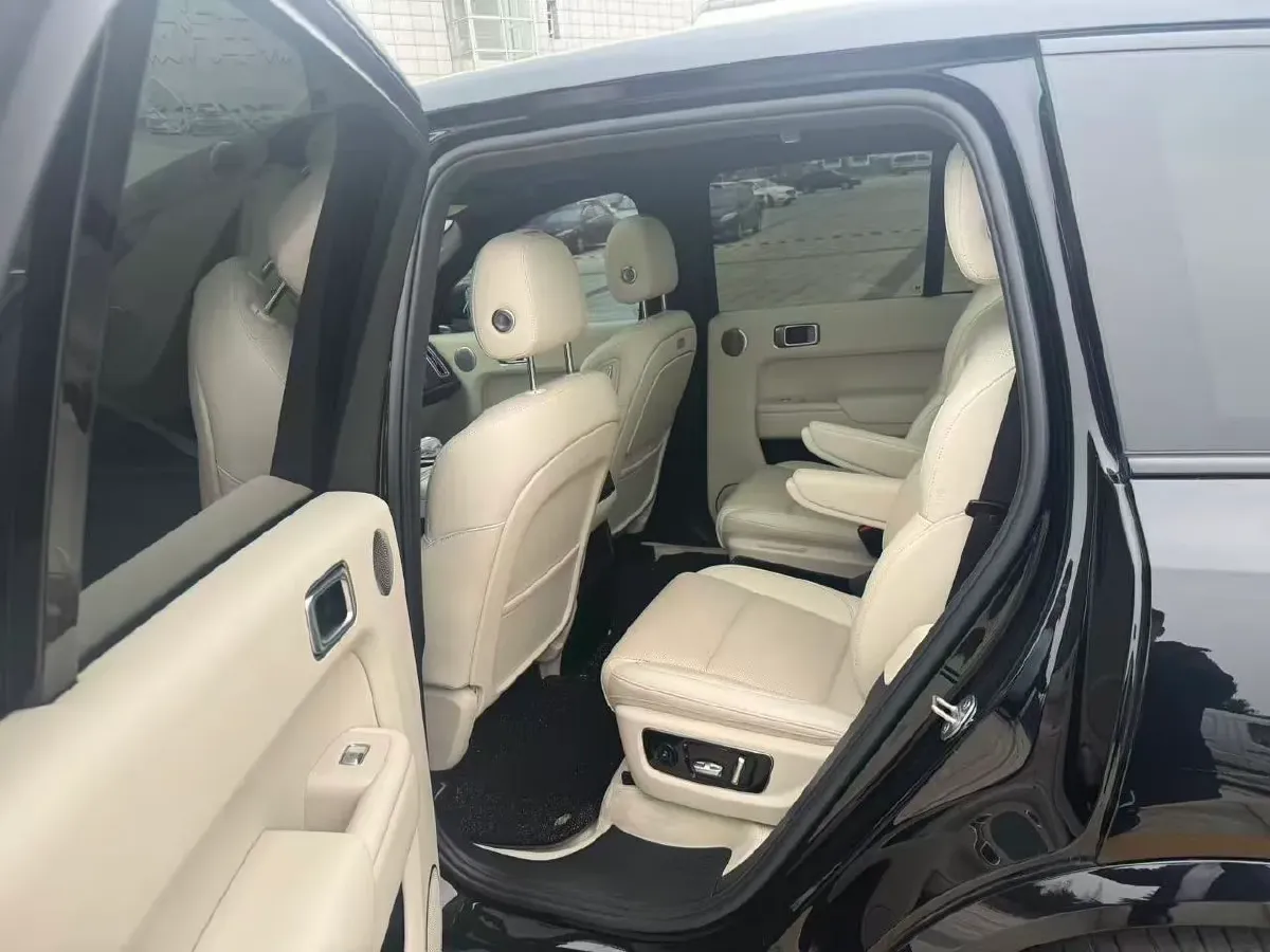 2024 Volvo S60 2.0T 197HP L4 7DCT,autocango,china used car exporter,china ev exporter,chinese used car exporter,chinese used ev exporter