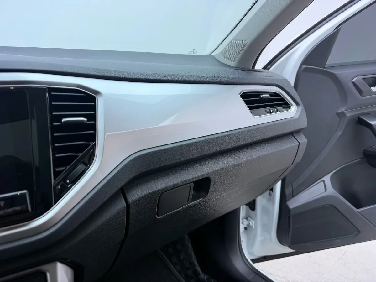 2021 Volkswagen T-Roc 1.4T 150HP L4 7DCT,autocango,china used car exporter,china ev exporter,chinese used car exporter,chinese used ev exporter