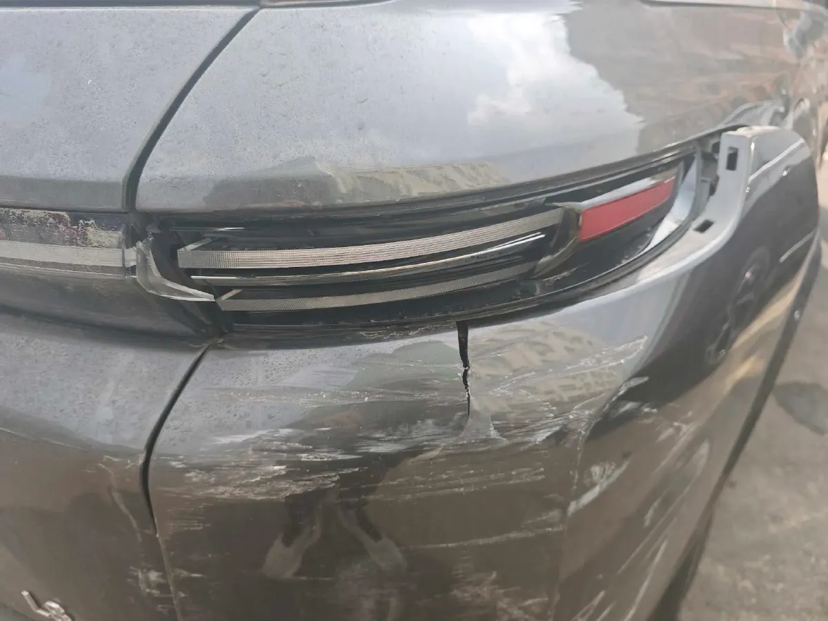 2023 Li L8 Range Extended 154HP REEV 40.9KWH,autocango,china used car exporter,china ev exporter,chinese used car exporter,chinese used ev exporter